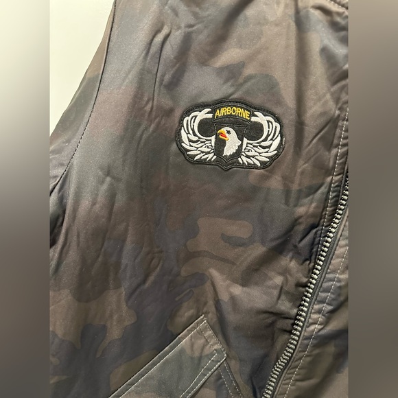 Bomber/Hoodie Jacket - Picture 13 of 15